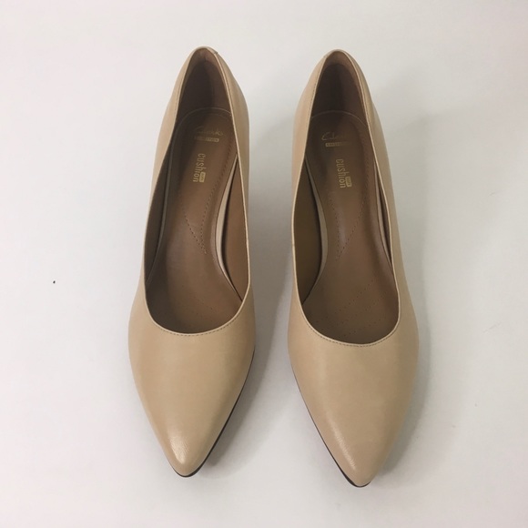clarks beige pumps